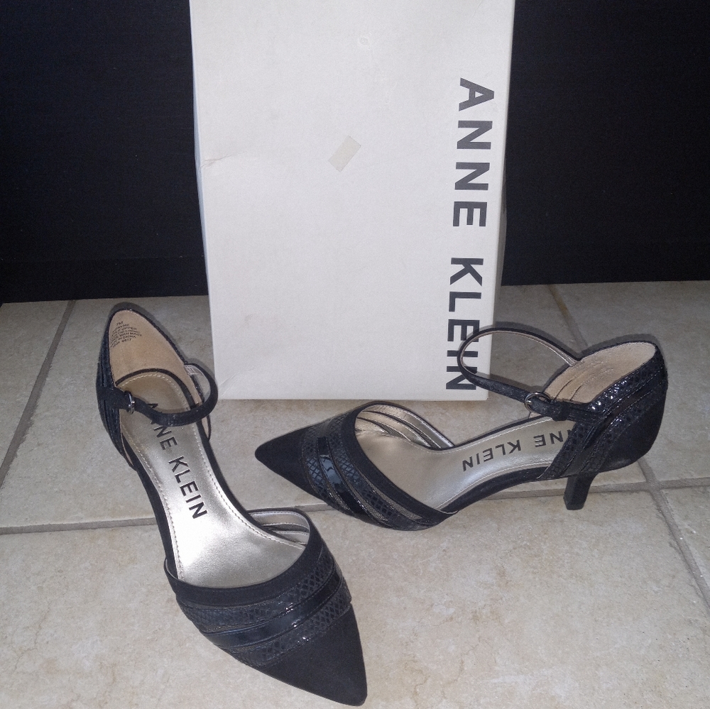 Anne Klein back kitten heels